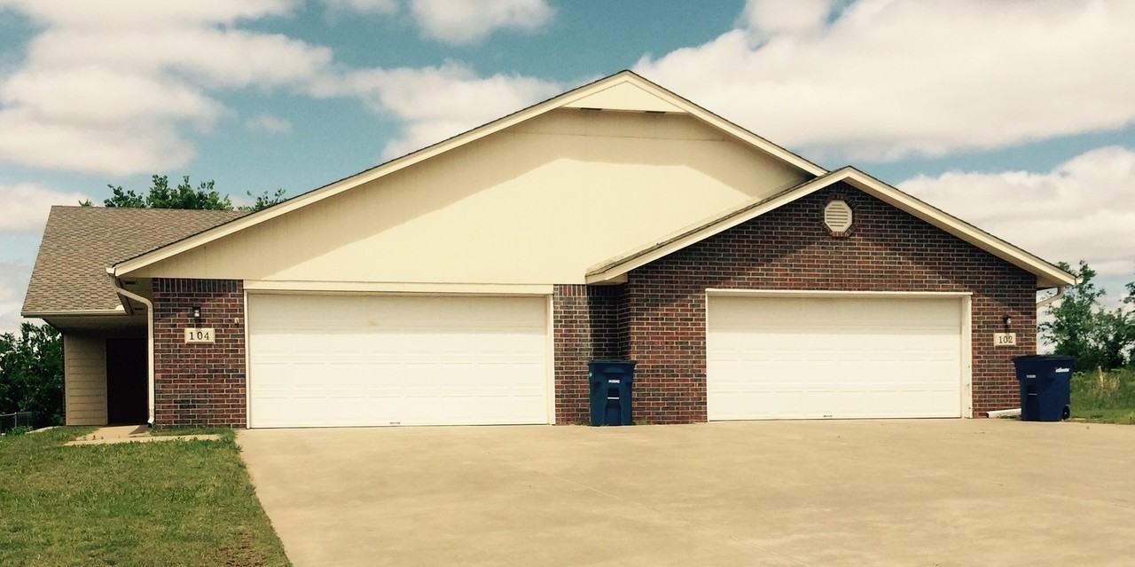 102-104 Husband Ct. - Photo 2 of 16