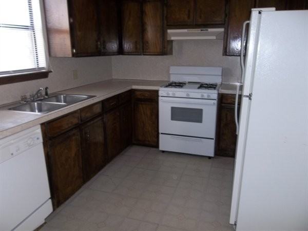 1-2 1201 E. 5th St. - Photo 3 of 3