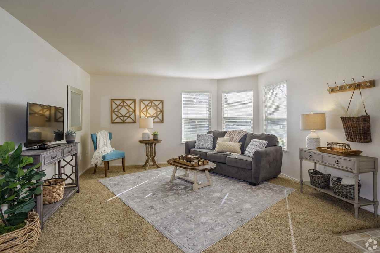 Mission Ranch Apartments - Photo 6 of 43