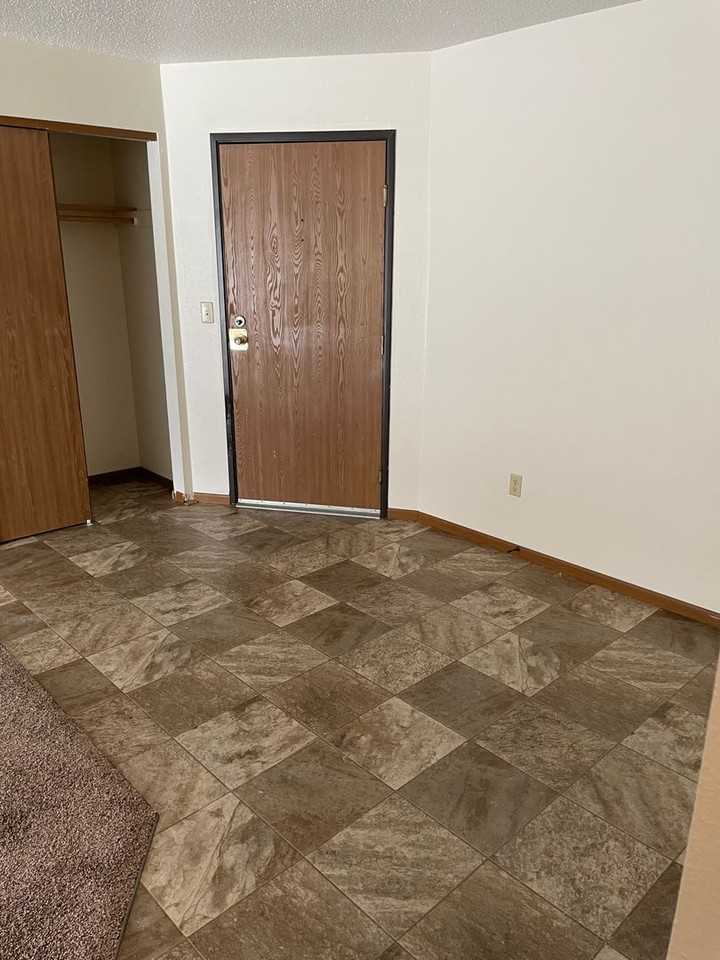 Pine Street Apartments - Photo 3 of 7