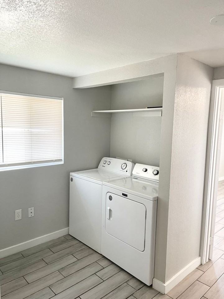 5113 5113 & 5123 N. 17th Ave. - 5123 - #3 - Photo 6 of 16