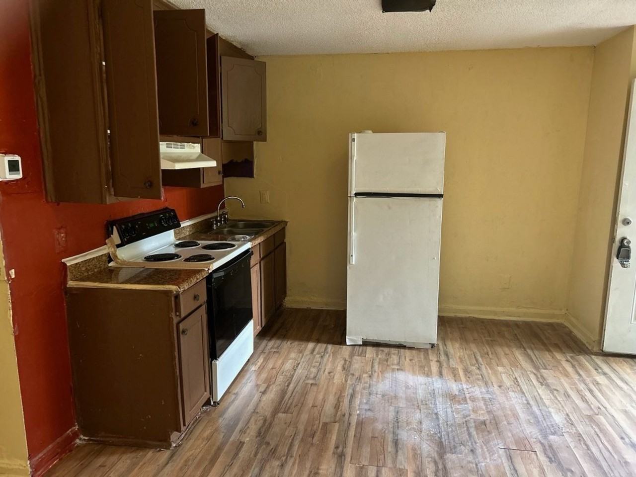 422 Brewer Street - Photo 2 of 6