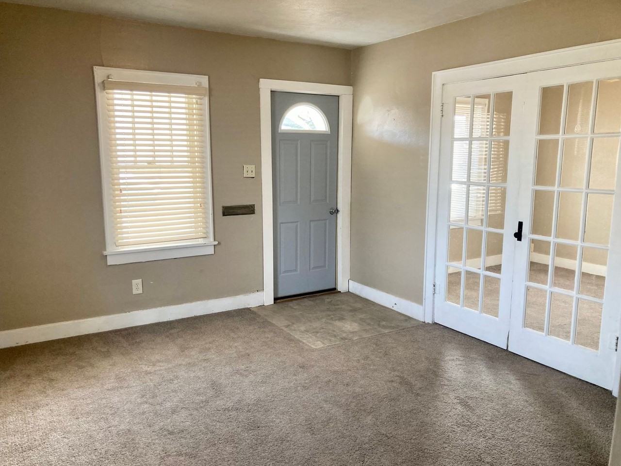 809 9th Ave - Photo 2 of 8