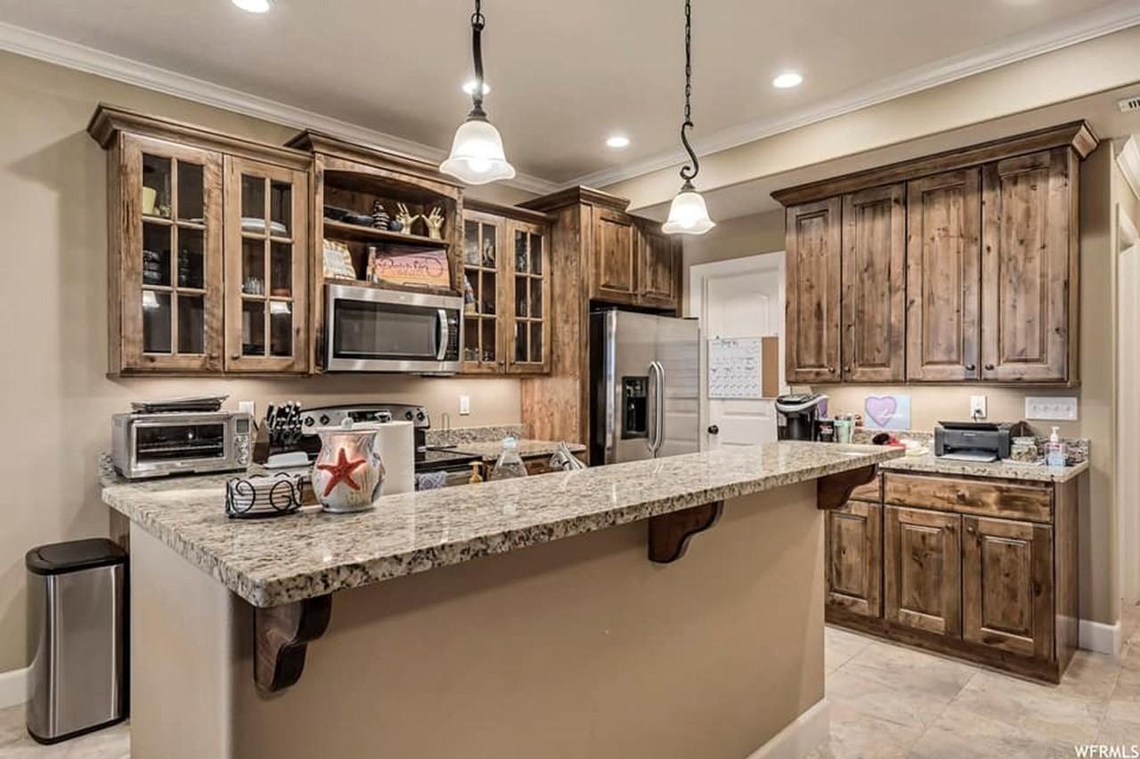 1002 W 950 N - Photo 2 of 17