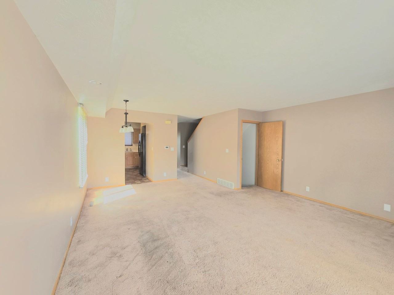 411 S Madison St - Photo 4 of 24