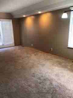 411 S Madison St - Photo 7 of 24