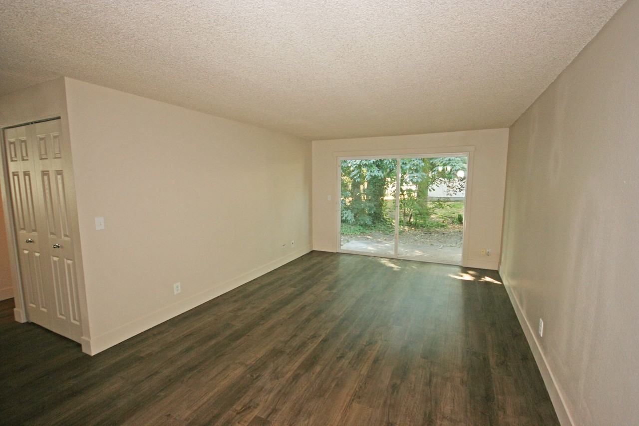 4252 Ne Beaumead St - Photo 2 of 16