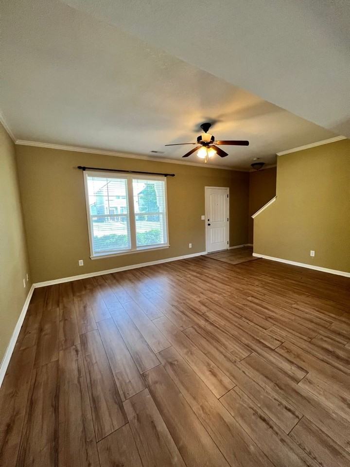 2615 Valentine Ln - Photo 3 of 19