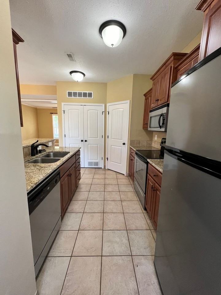 2615 Valentine Ln - Photo 7 of 19