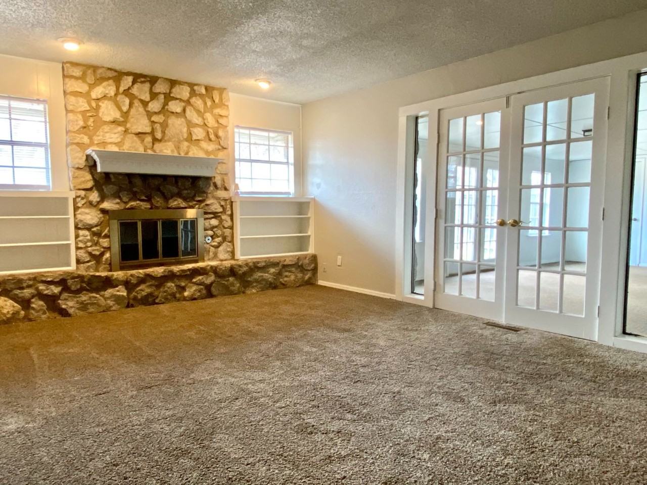 2900 Pine Ridge Rd - Photo 2 of 14