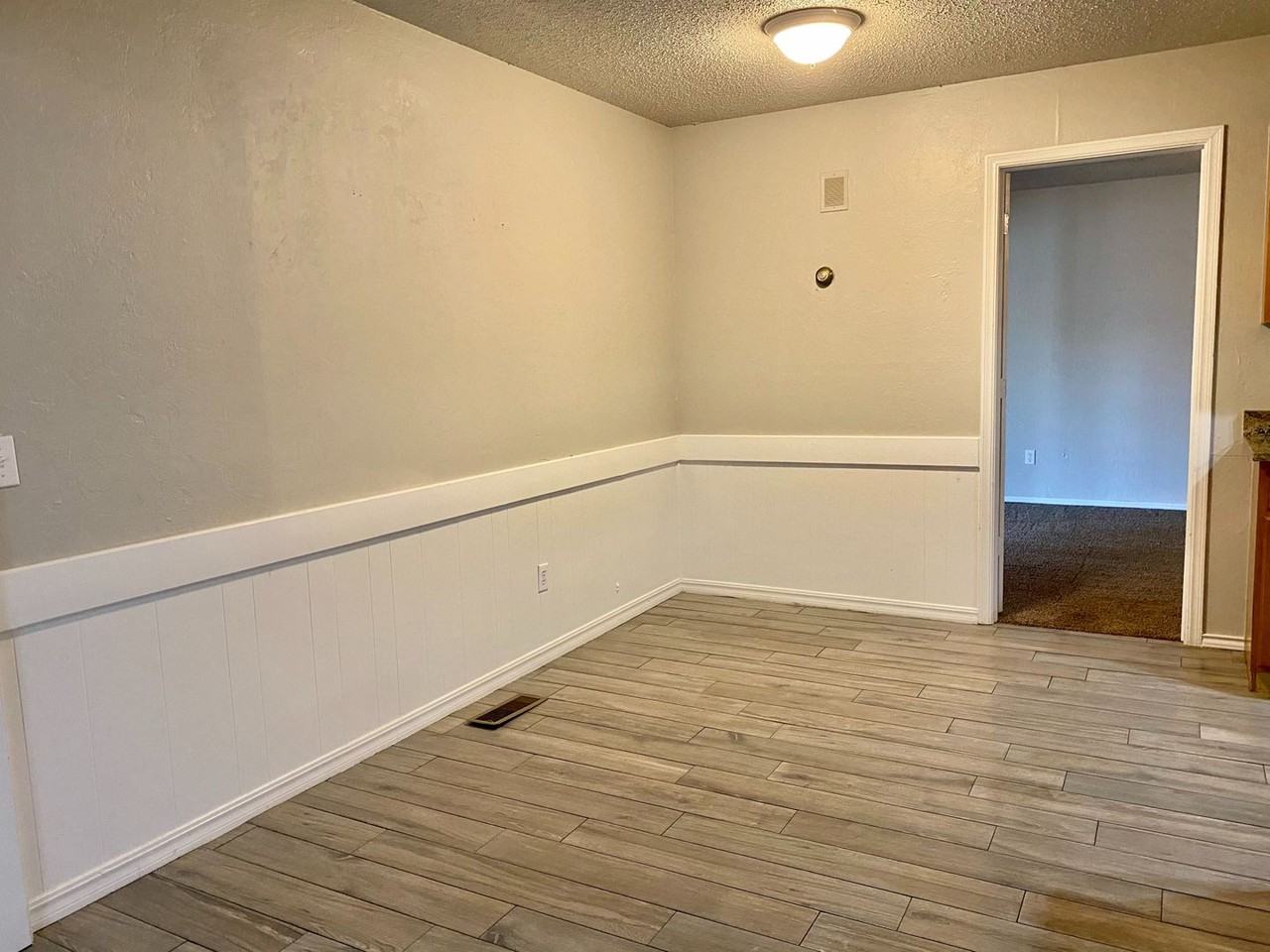 2900 Pine Ridge Rd - Photo 4 of 14