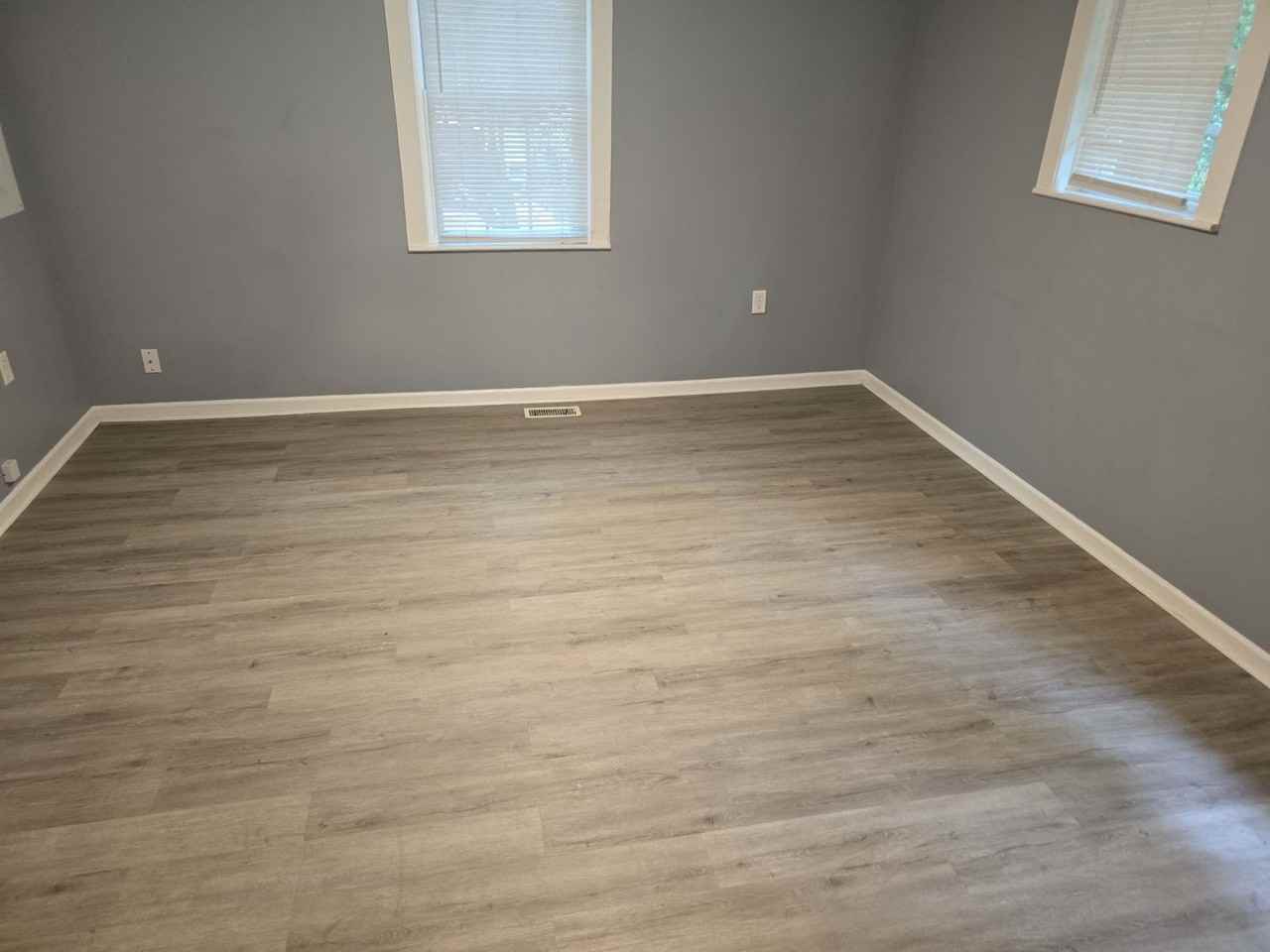 1618 Oak St - Photo 3 of 9
