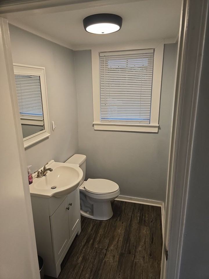 1618 Oak St - Photo 6 of 9