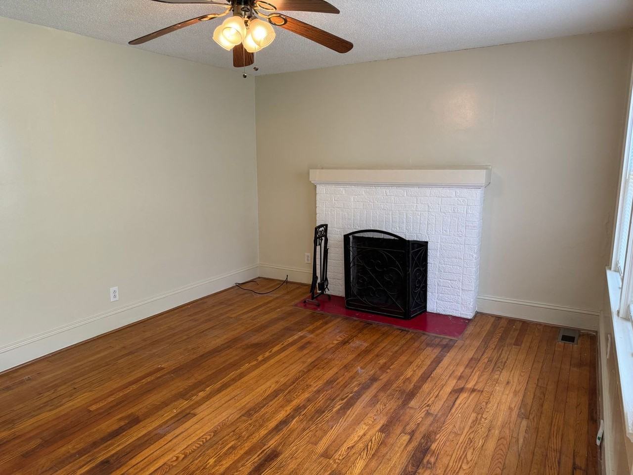 1037 S Brady Ave - Photo 2 of 18