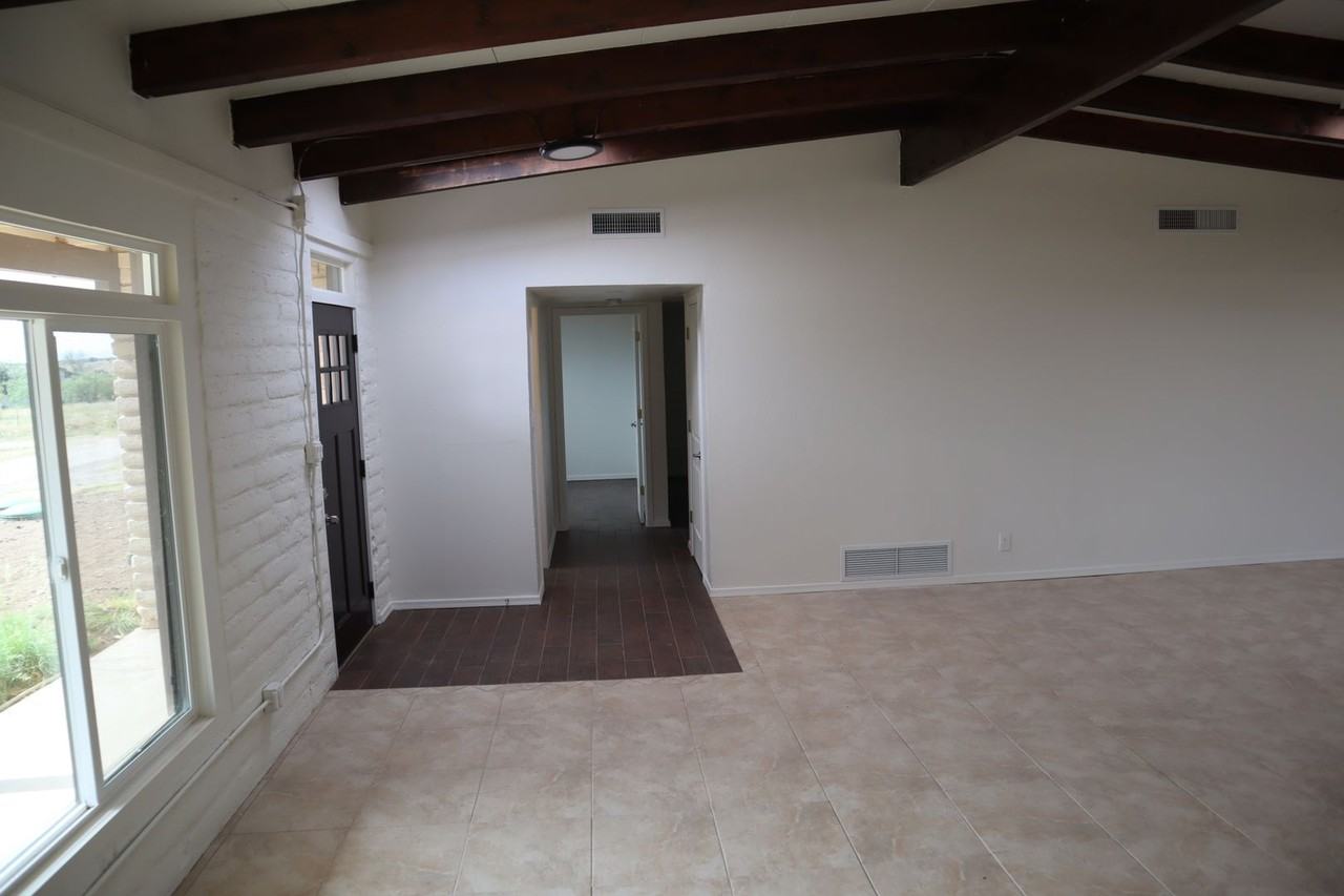 8008 S Vato Ln - Photo 4 of 37