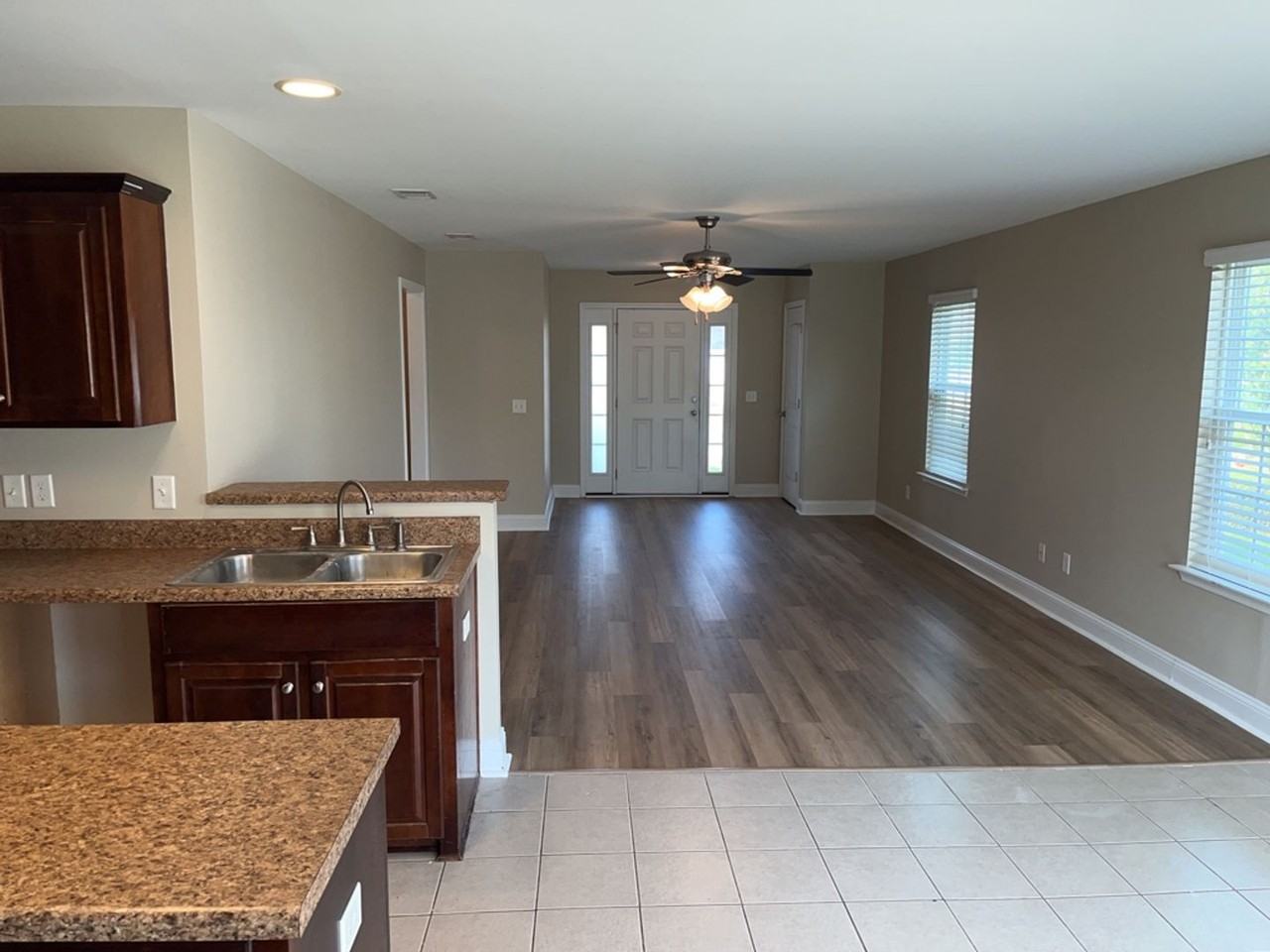 202 Scarlett Ln - Photo 3 of 34