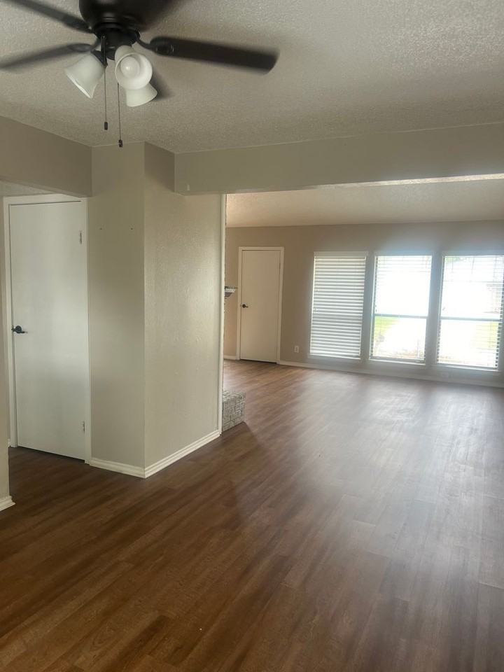 7 Shasta Dr - Photo 3 of 13