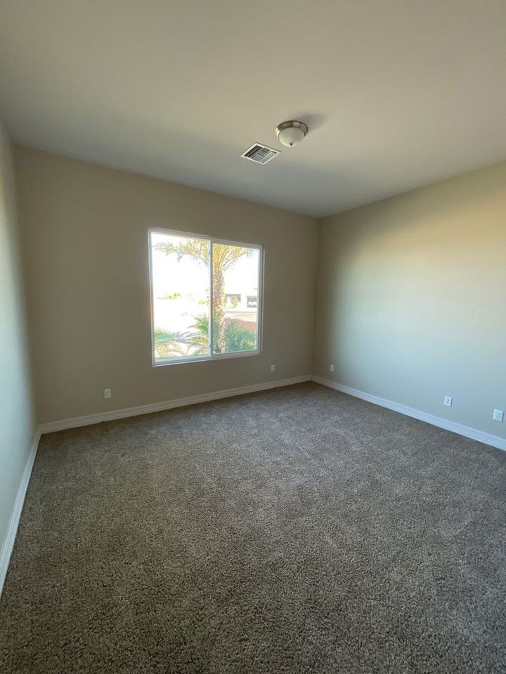 12771 S Karimme Ave - Photo 4 of 28