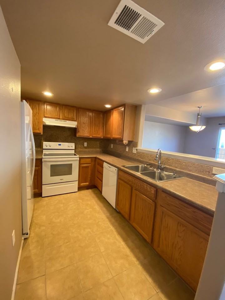 3166 Quivera River Rd - Photo 2 of 10