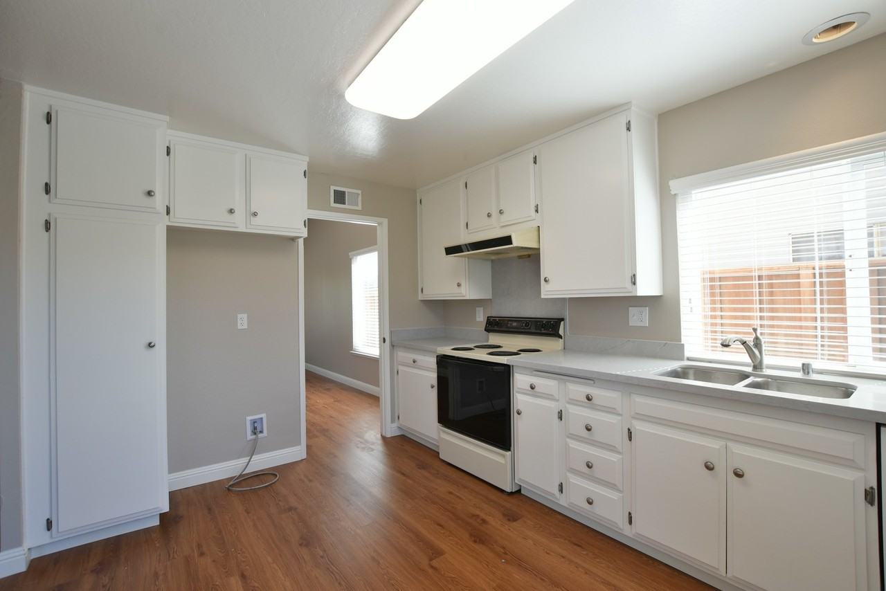 547 Edelweiss Dr - Photo 2 of 15