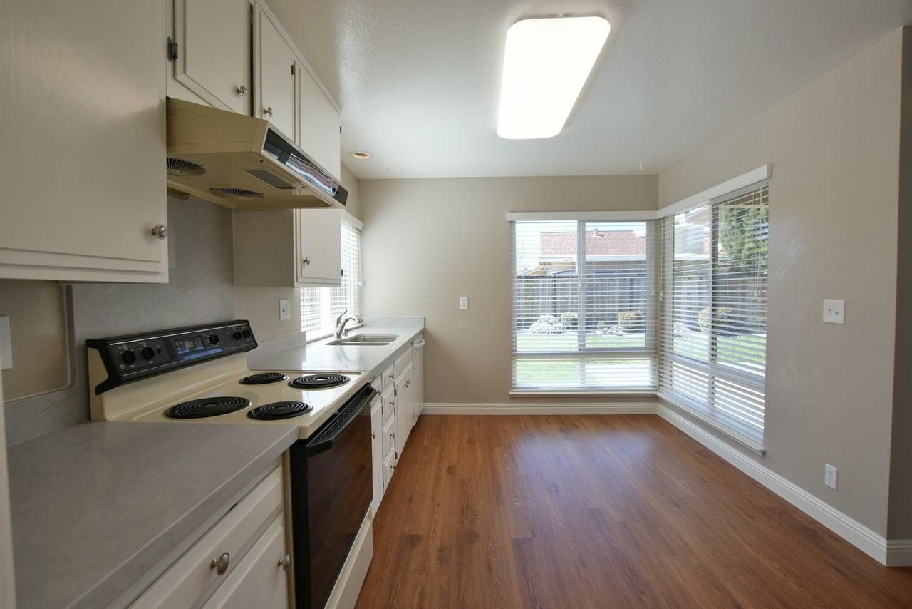 547 Edelweiss Dr - Photo 3 of 15