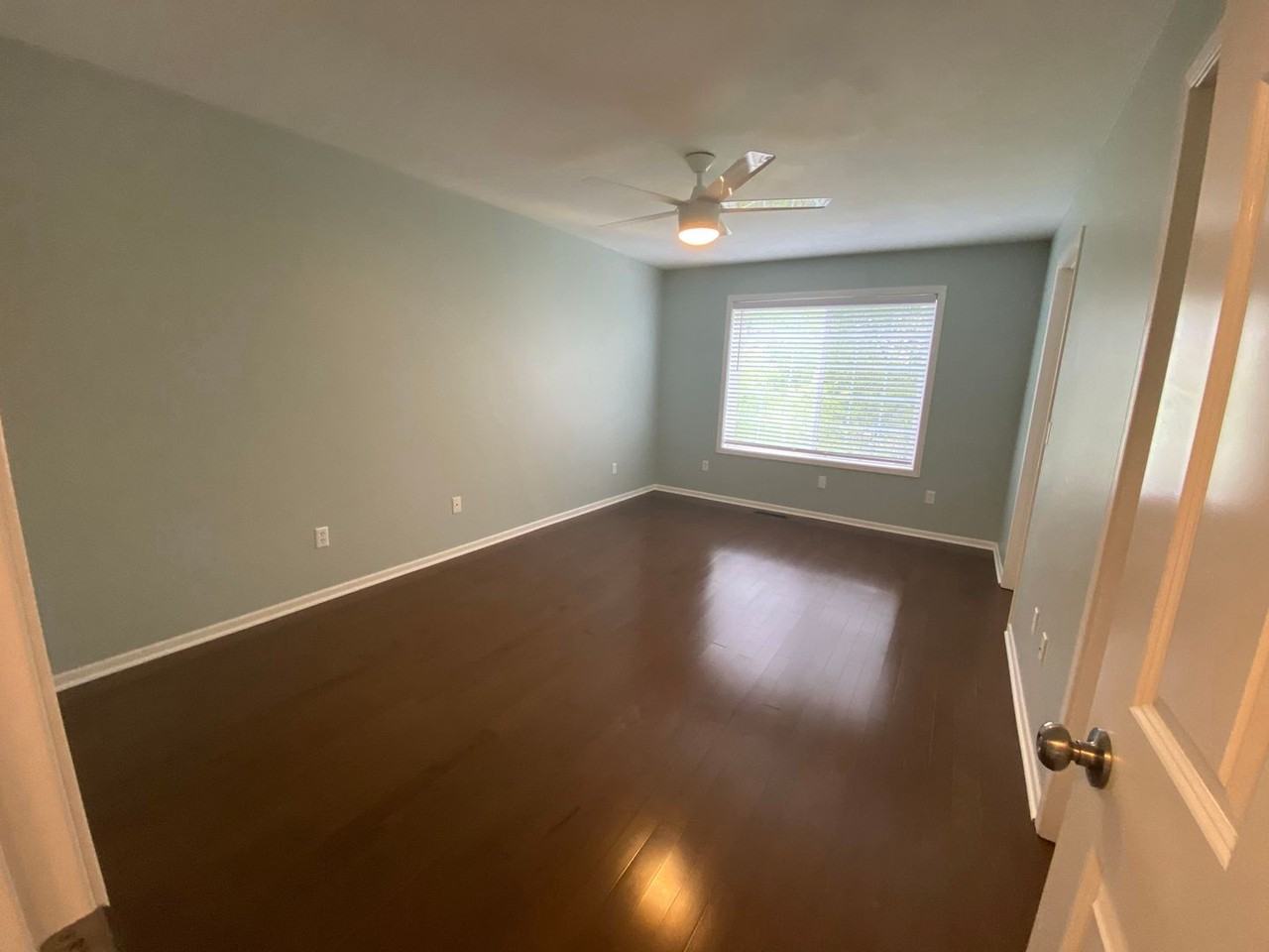 892 Trenton Ln N - Photo 5 of 16
