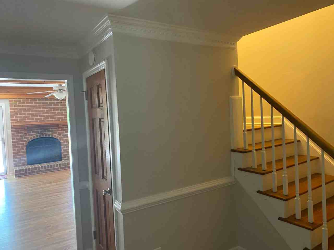 1135 Llewellyn Ave - Photo 2 of 13