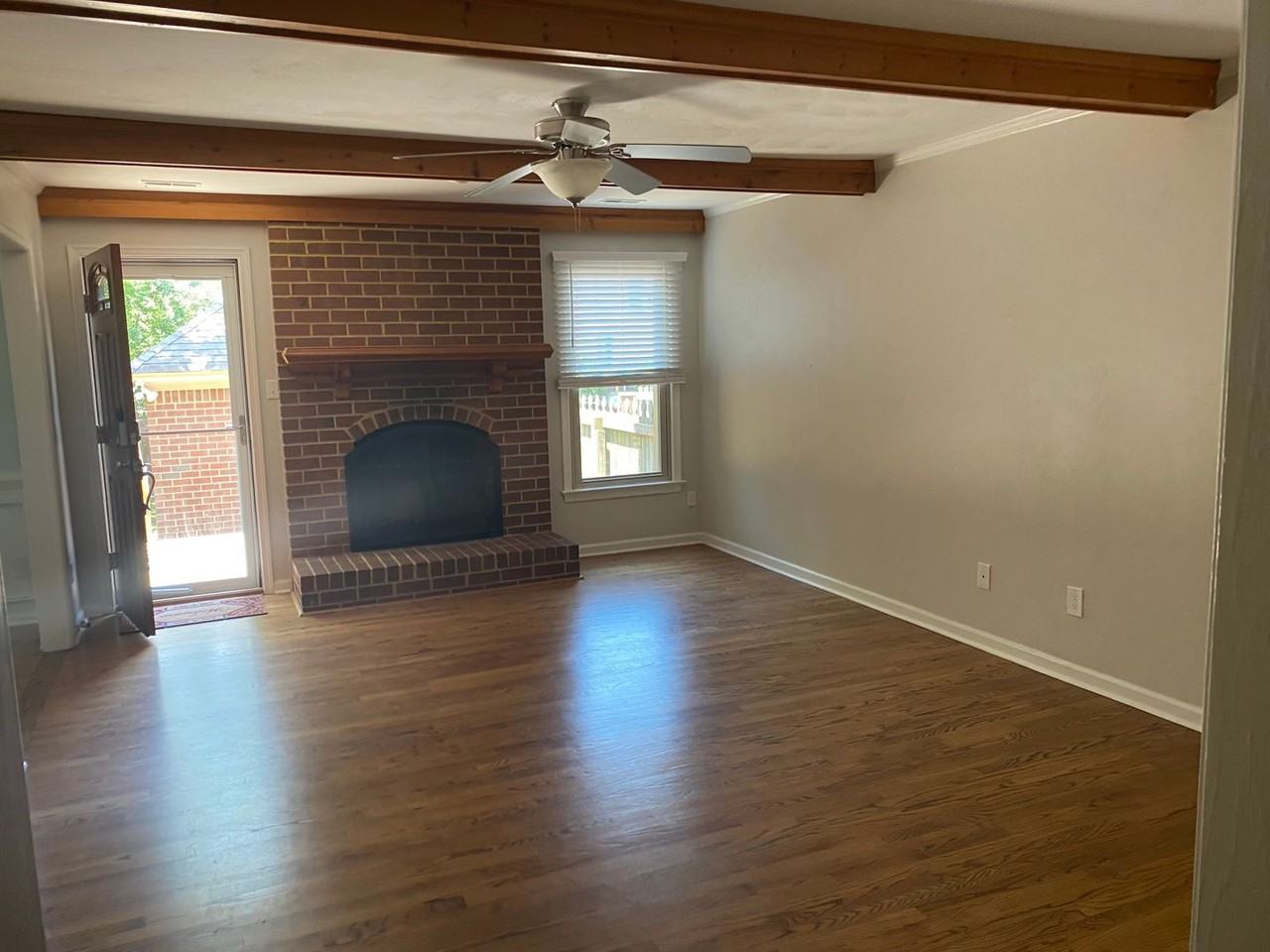 1135 Llewellyn Ave - Photo 3 of 13