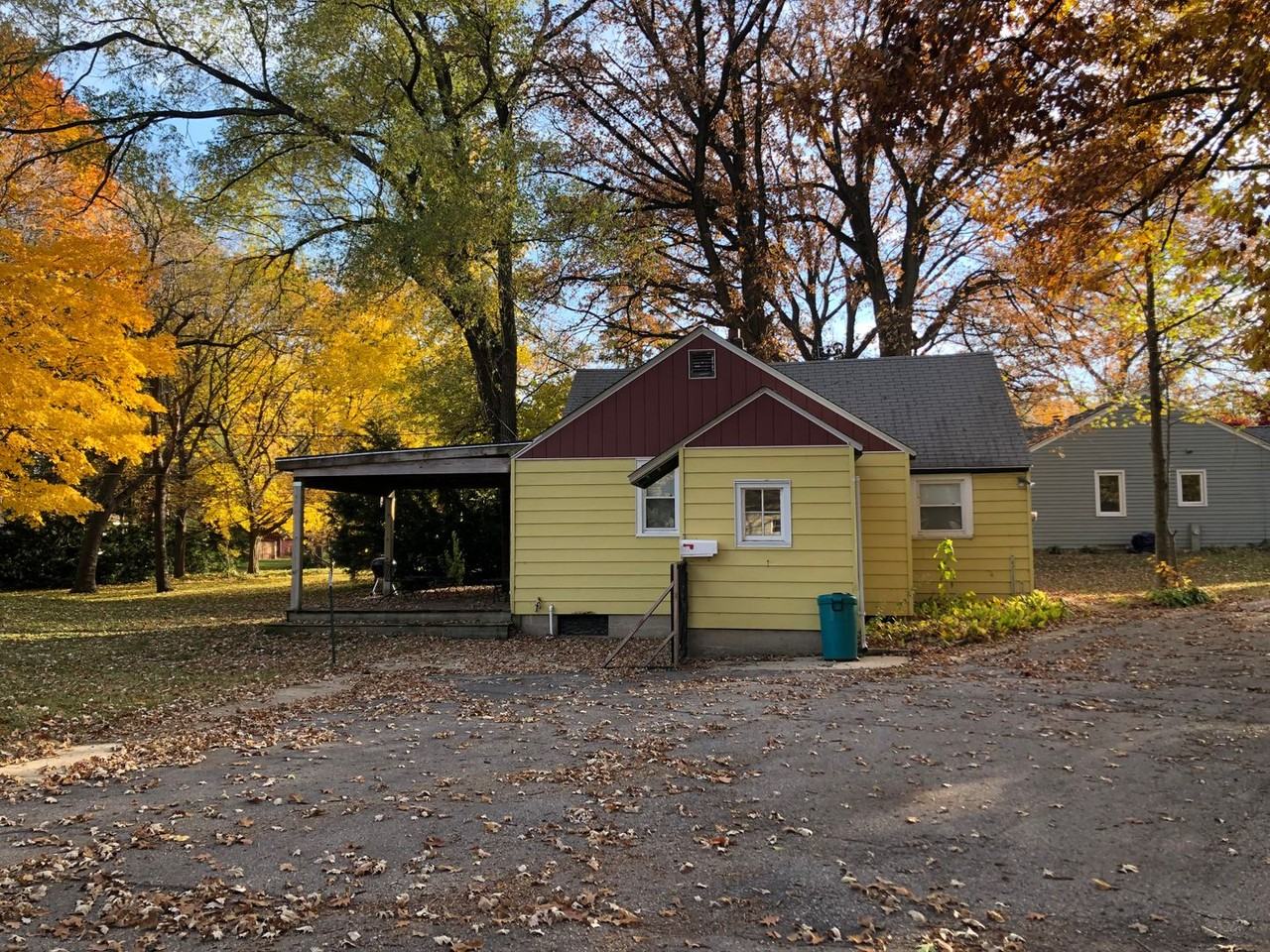 9157 Cooper Rd - Photo 3 of 17
