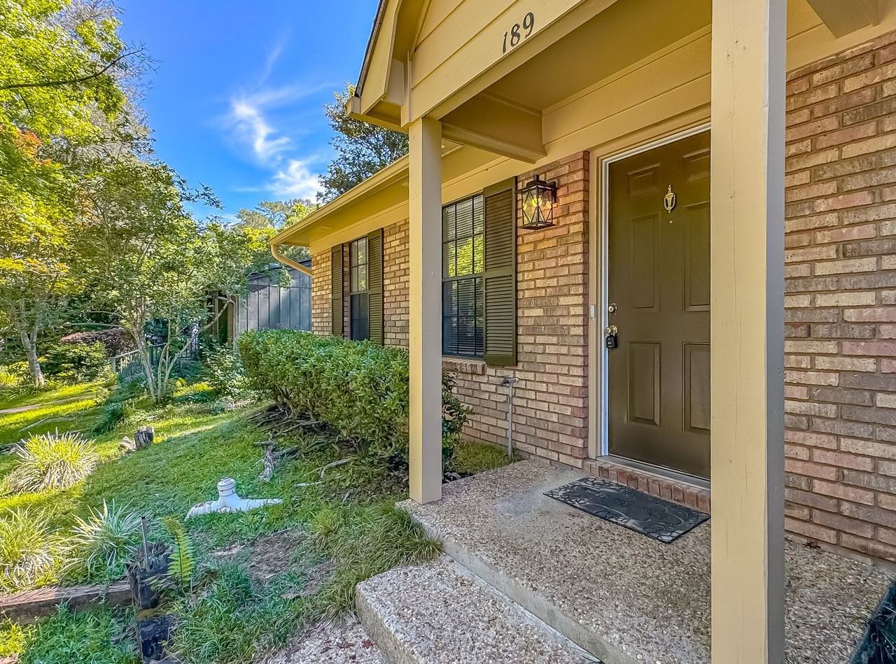 189 Whetherbine Way W - Photo 2 of 39