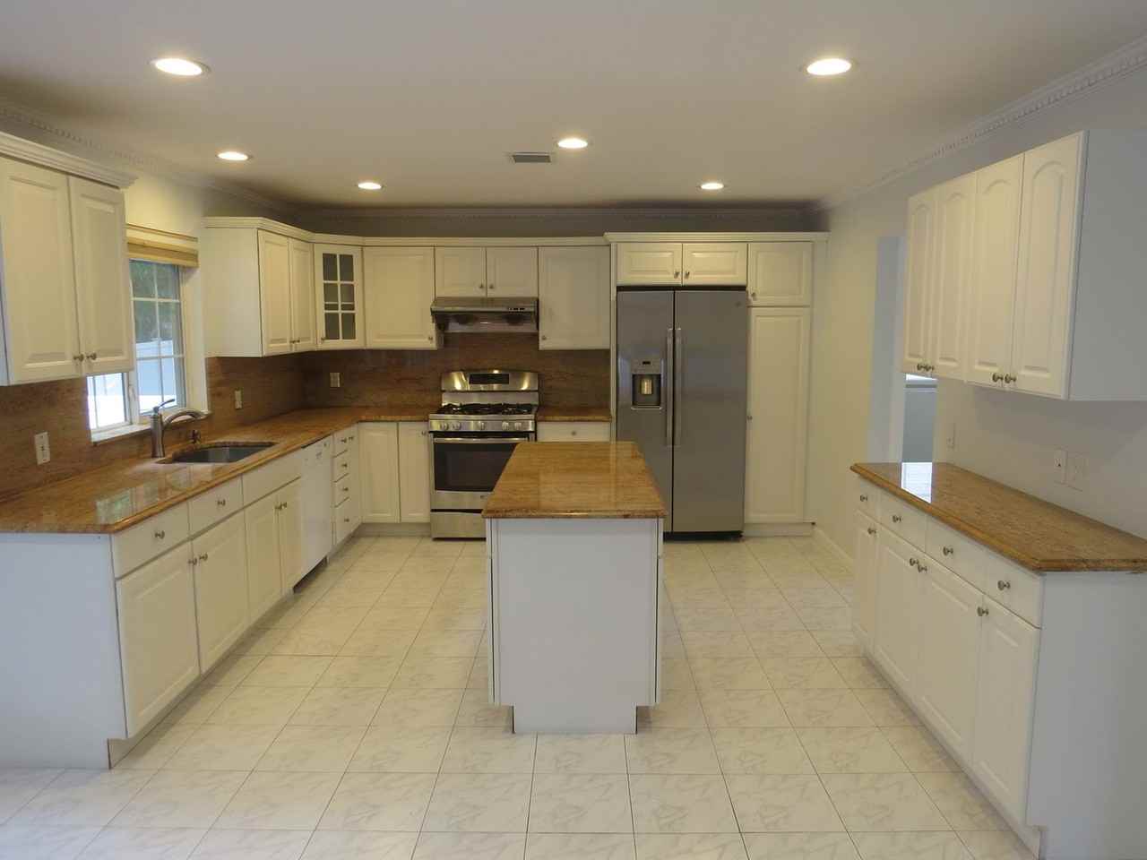 27A Jessica Pl - Photo 3 of 18