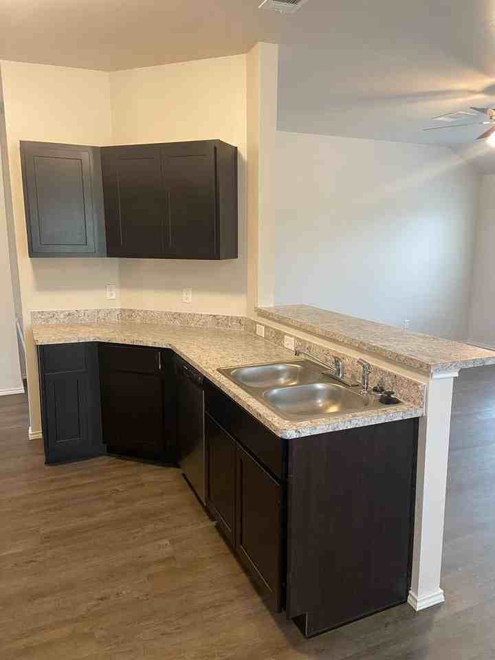 2024 Taylor St - Photo 7 of 23