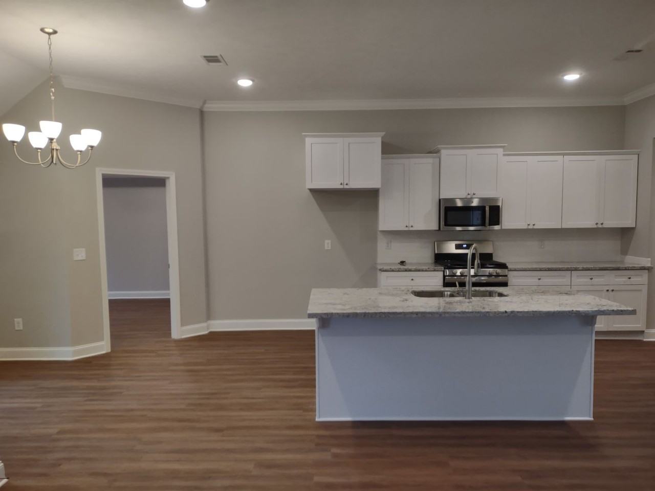 620 Westfield Dr - Photo 4 of 33