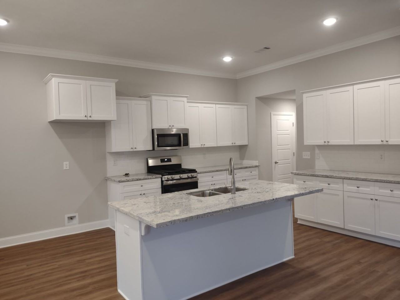 620 Westfield Dr - Photo 5 of 33