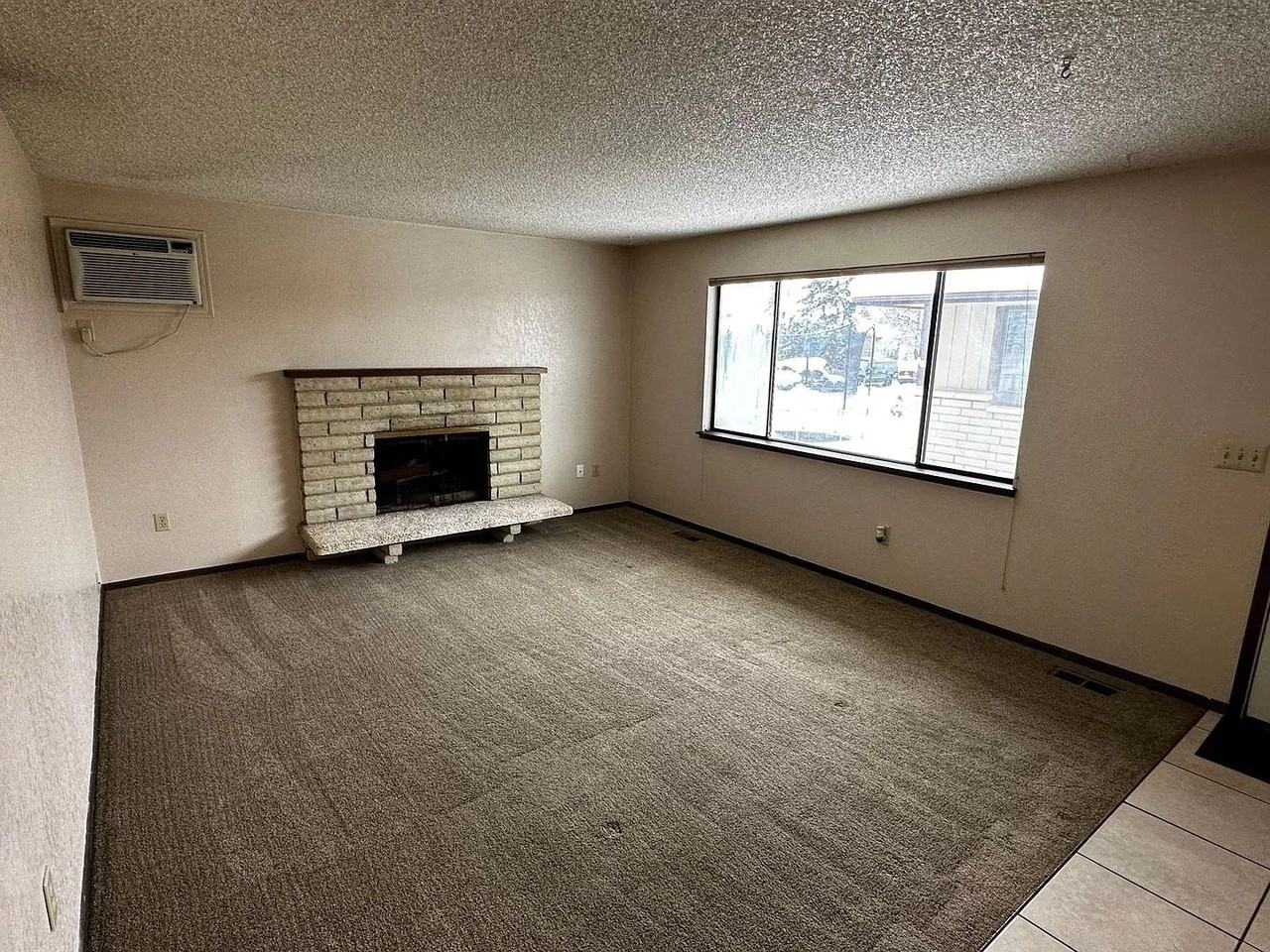 1216-1218 E Sanson - Photo 3 of 25