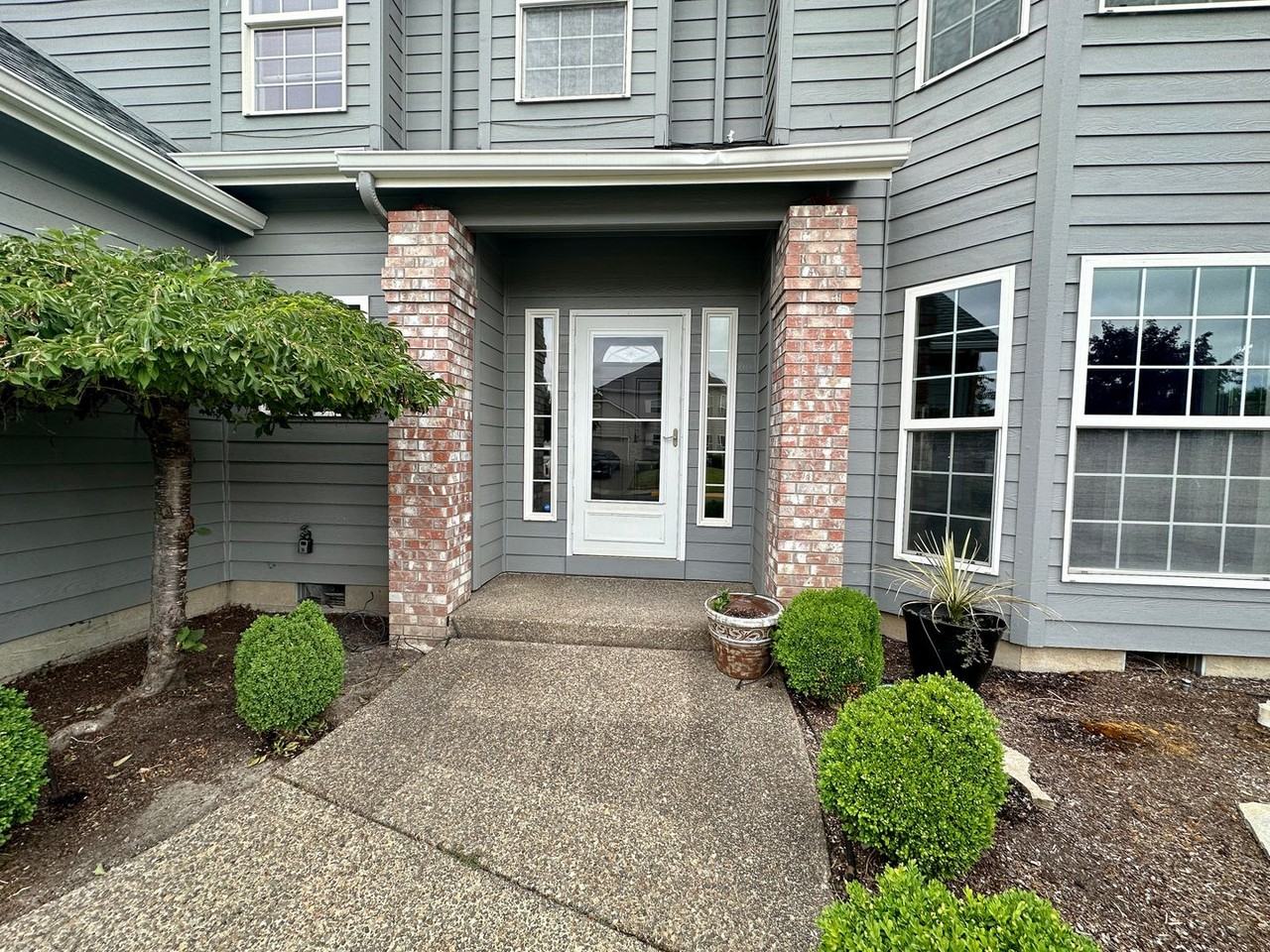 483 Yellowstone Dr S - Photo 2 of 25