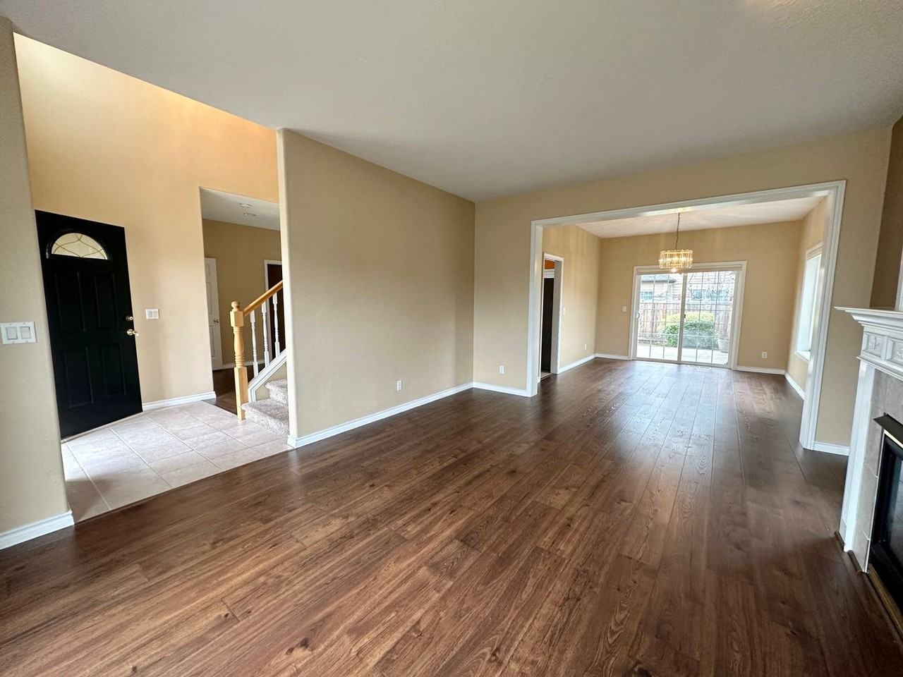 483 Yellowstone Dr S - Photo 5 of 25