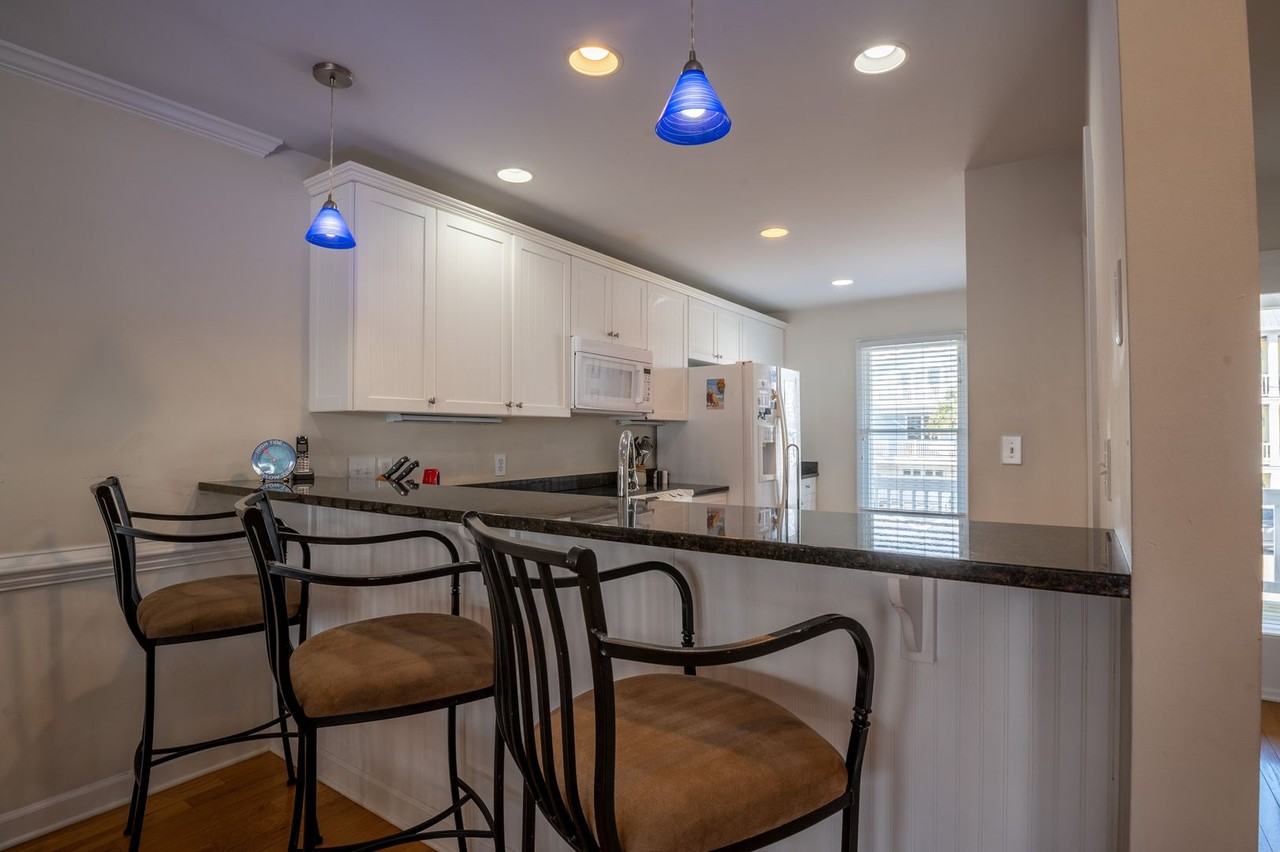 334 Comfort Zone @ 334 N 3rd Ave - Photo 5 of 21