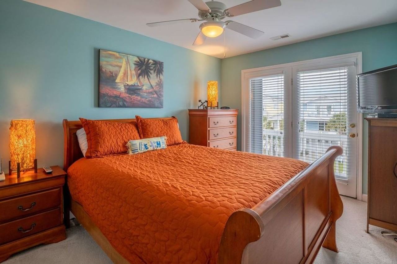 334 Comfort Zone @ 334 N 3rd Ave - Photo 2 of 21