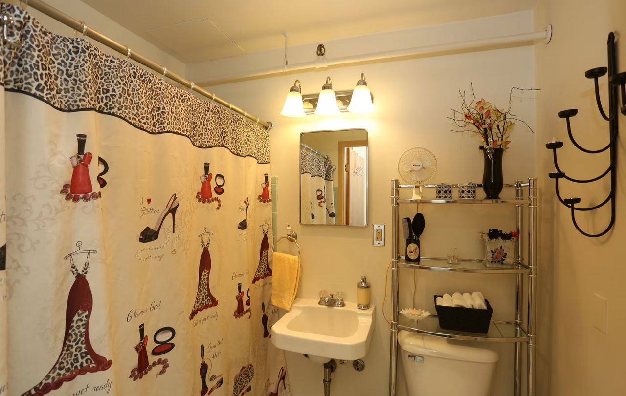 Pinehaven Apartments - Photo 6 of 17