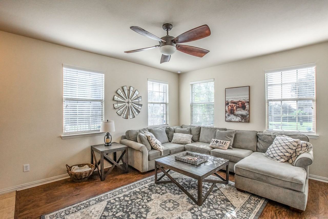 6801 Sandshell Blvd - Photo 3 of 27
