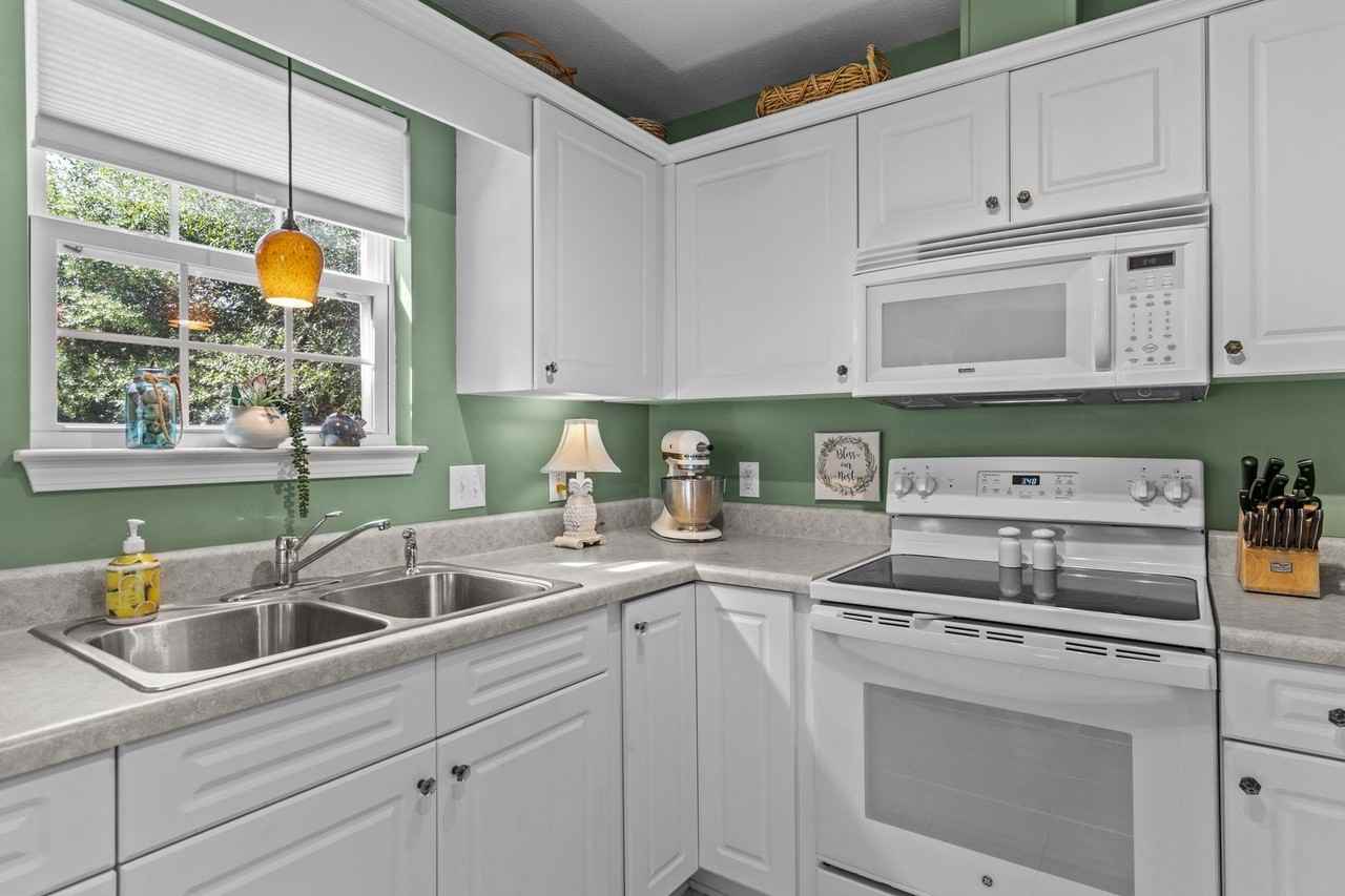 107 Northeast 30th Street - Photo 5 of 21