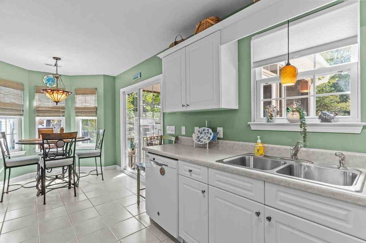 107 Northeast 30th Street - Photo 6 of 21