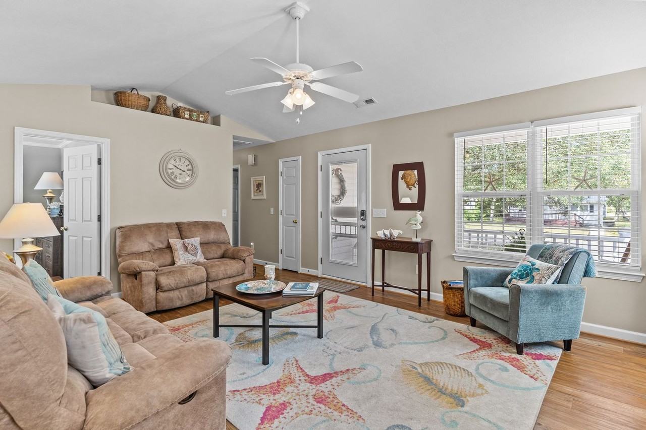 107 Northeast 30th Street - Photo 7 of 21