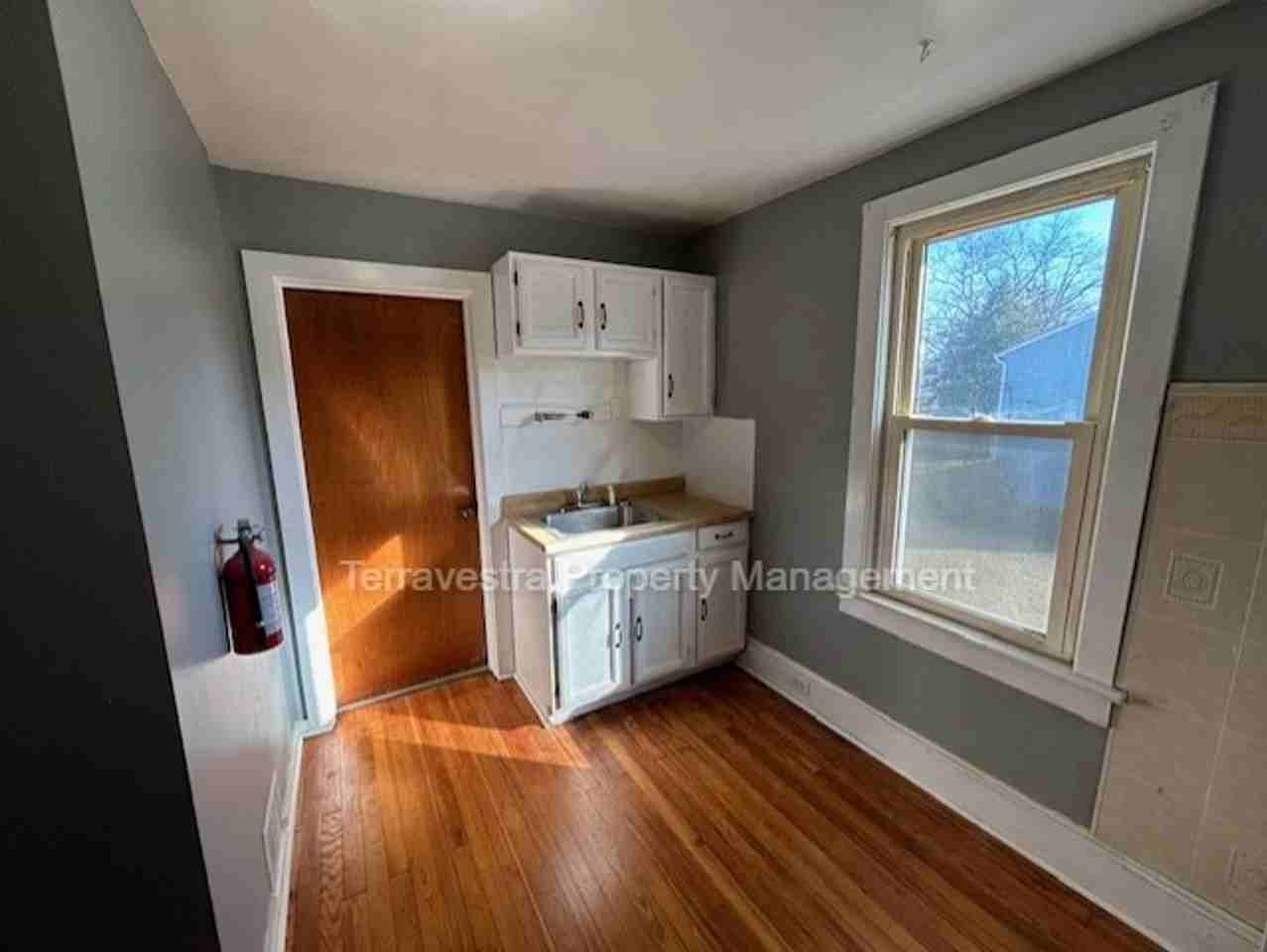 503 North Delaware St - Photo 3 of 10