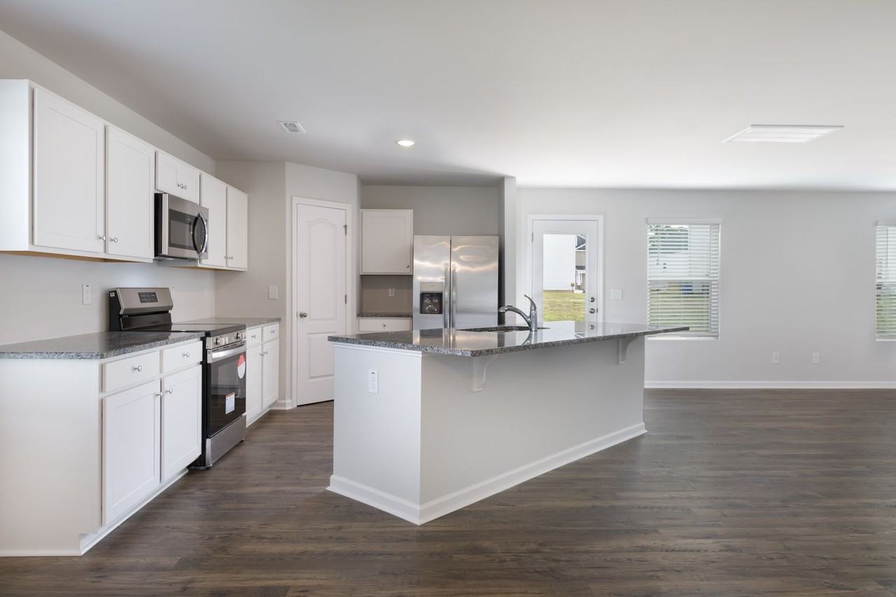 191 Hornet Dr - Photo 2 of 15