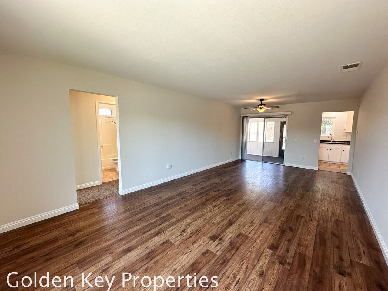 4718 Westridge Dr - Photo 3 of 16