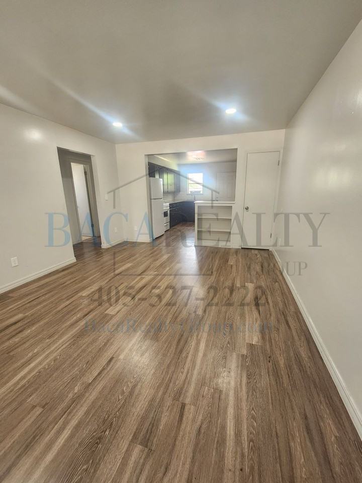 2227 Donna Dr - Photo 2 of 9