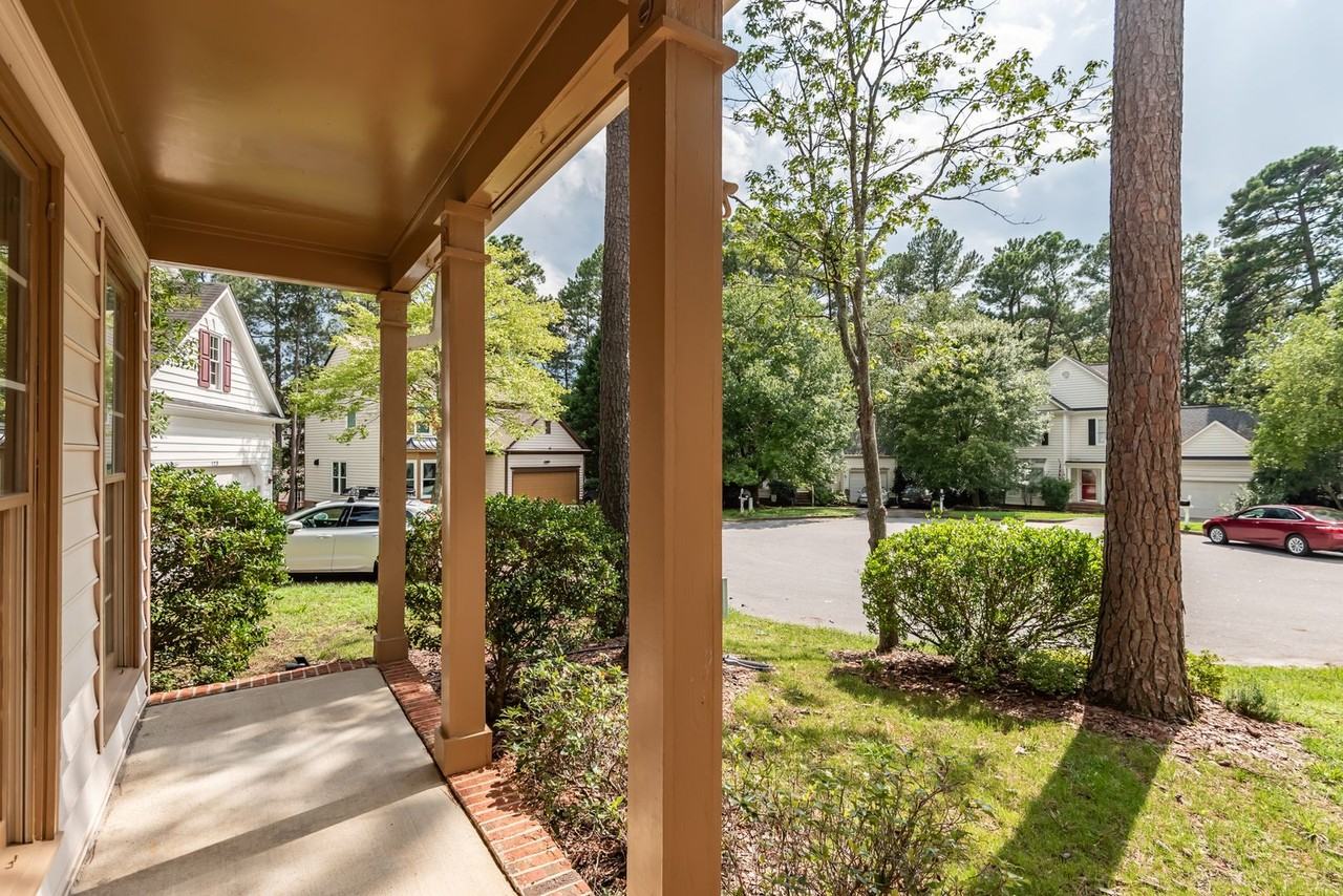 121 Haddonfield Ln - Photo 3 of 26
