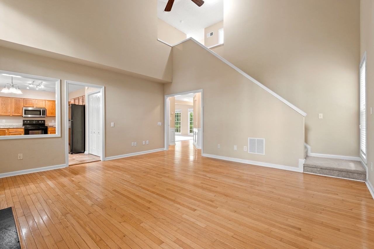 121 Haddonfield Ln - Photo 6 of 26